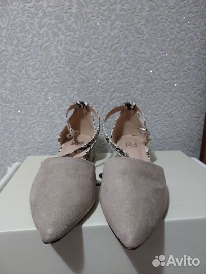 Туфли босоножки с имитацией змеиной кожи