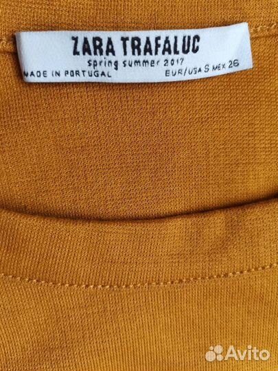 Платье трикотажное халтер Zara xs/s цвет охра