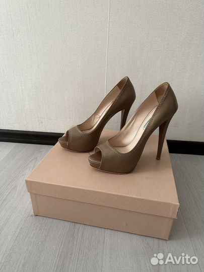 Туфли Prada оригинал 41
