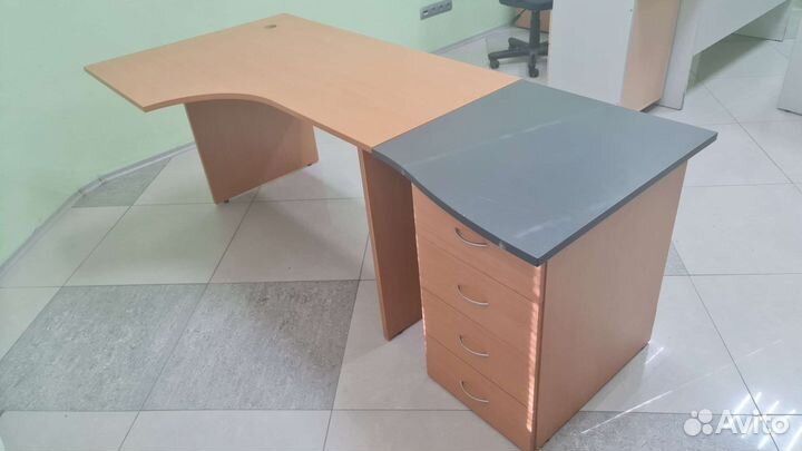Офисная мебель бу шкаф, стол, тумбочка