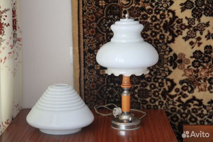 Плафоны и настольные лампы