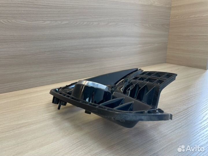 Заглушка противотуманной фары передняя правая Kia