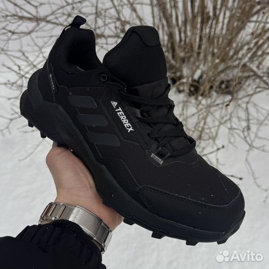 Кроссовки зимние Adidas терекс