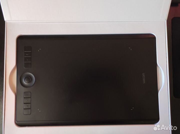 Графический планшет Wacom Intuos Pro M (PTH-660)