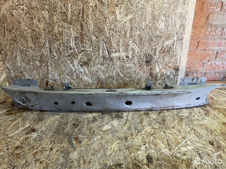 Усилитель переднего бампера ford focus 1