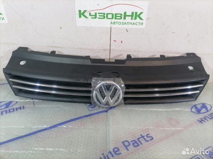 Решетка радиатора передняя Volkswagen Polo