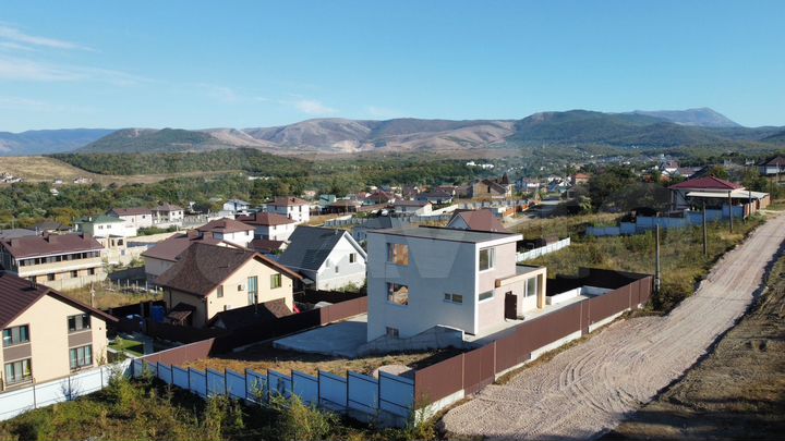 Дом 286 м² на участке 9,5 сот.