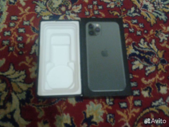 Коробка iPhone 11