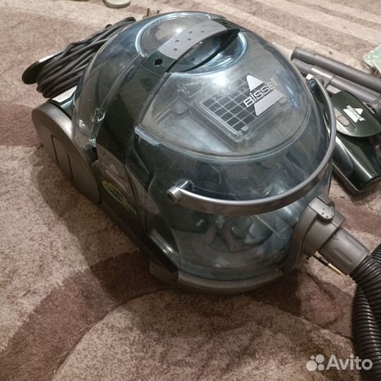 Моющий пылесос Bissell