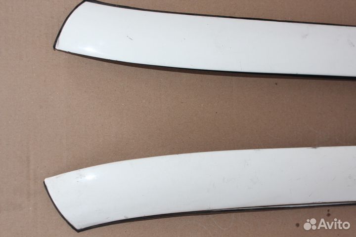 Пластиковые накладки с уплотнителем стекла