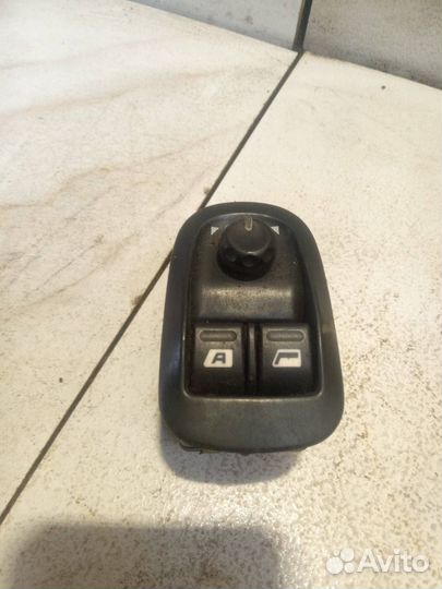 Блок управления стеклоподъемниками передней