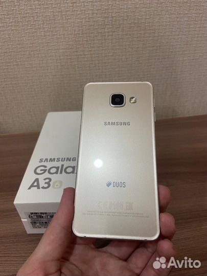 Телефон Samsung Galaxy A3