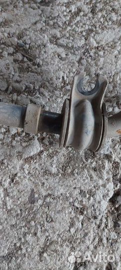 Стабилизатор задний на Nissan Skyline v35