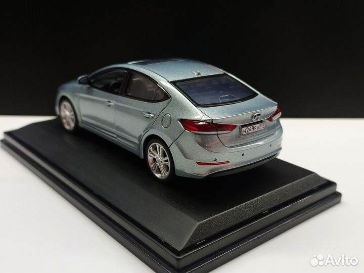 1:40 Hyundai Elantra Gray