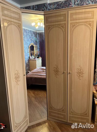 Шкаф угловой Camilla с зеркалом