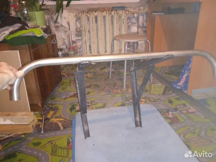 Турник настенный