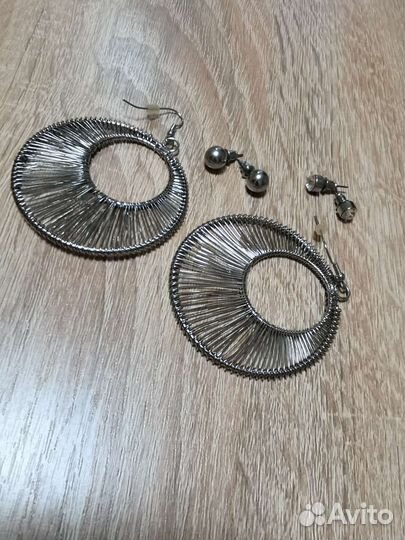 Зеркало косметическое с увеличением и серьги