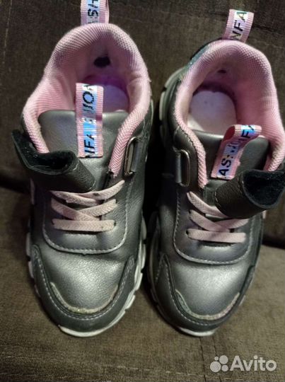 Кроссовки для девочки