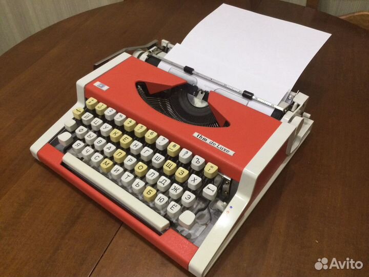 Пишущая машинка unis