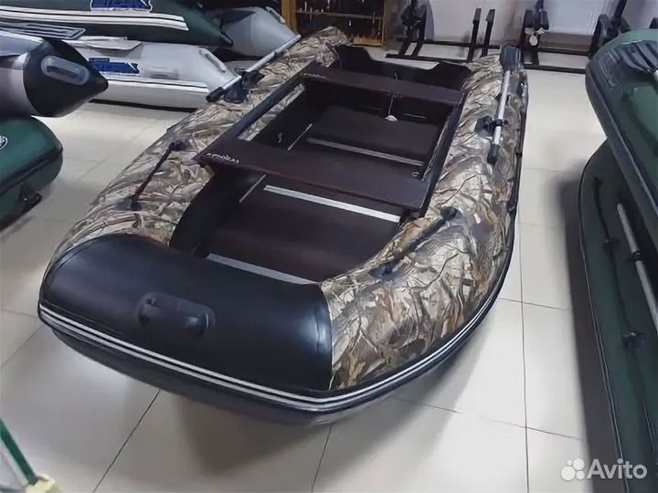 Лодка Адмирал 335 лес