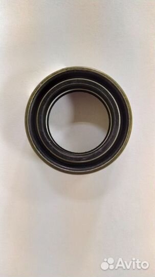 Сальник полуоси 11716714 для Volvo BL 61/71