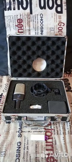 Студийный микрофон AKG c214