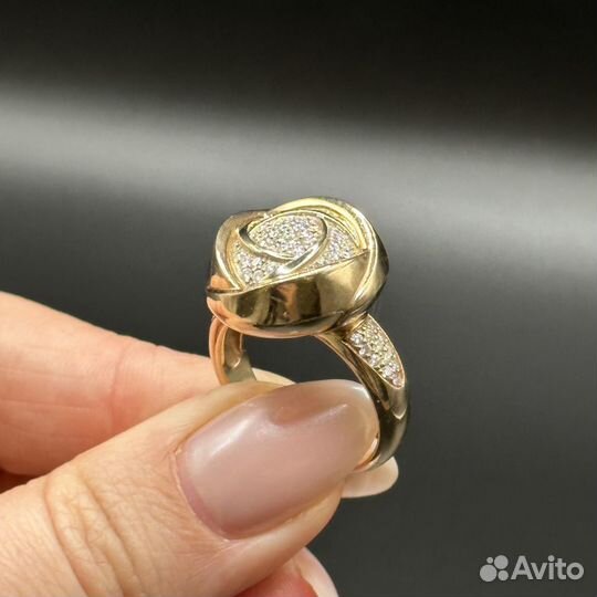 Золотое массивное кольцо цветок с бриллиантами 585