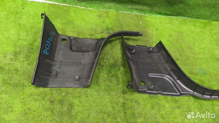 Обшивка стойки кузова пара Nissan Presage Rider
