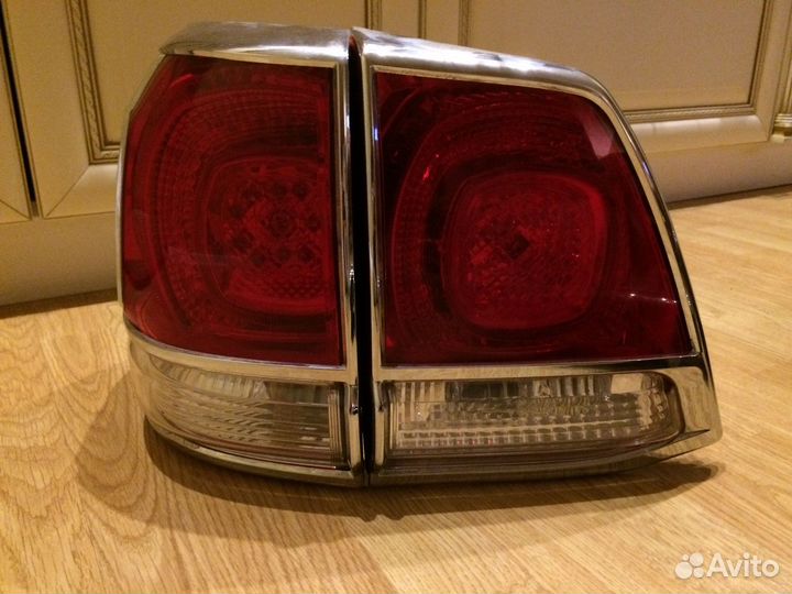 Фары задние оригинал Land Cruiser 200