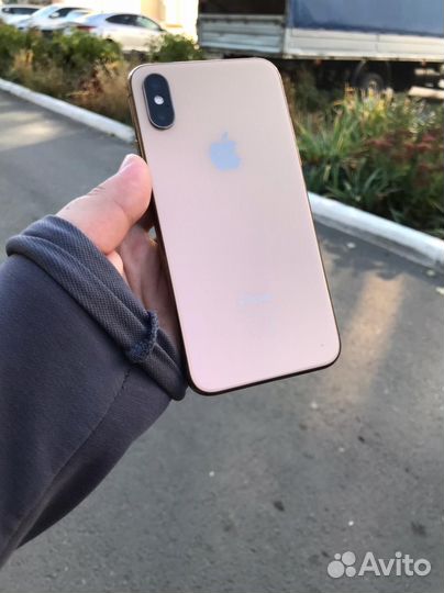 iPhone Xs, 64 ГБ