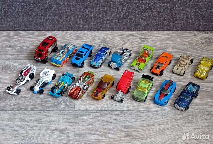 Машинки хотвилс 18 шт
