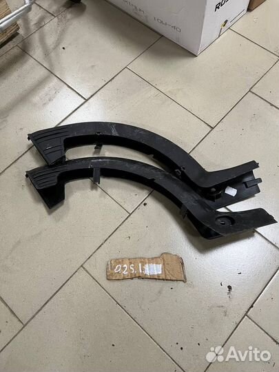 Накладка петли багажника Mercedes E-Class