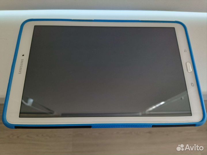 Samsung Galaxy Tab E SM-T561