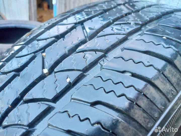 Roadmarch Primemarch H/T 77 215/65 R17 99V