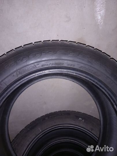 Goodyear Ice Navi Zea II 215/60 R17