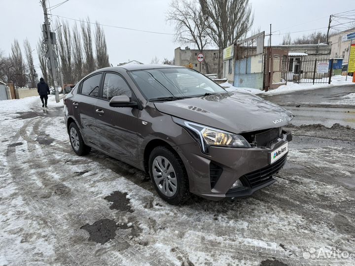 Kia Rio 1.6 AT, 2022, битый, 49 000 км