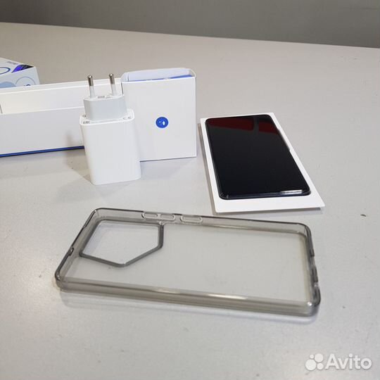 TECNO Camon 20 Pro, 8/256 ГБ