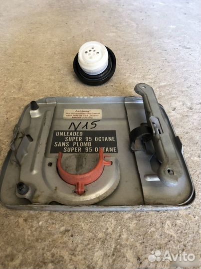 Лючок бензобака Nissan Almera n15