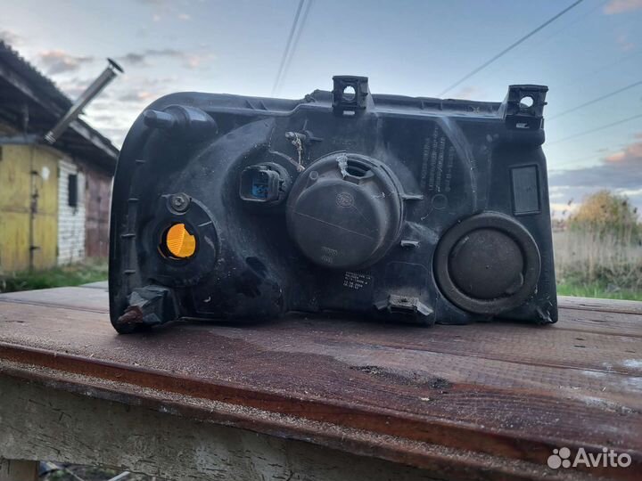 Фара Ford Expedition