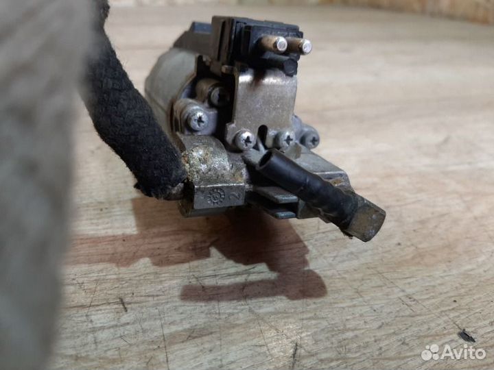 Насос помпа (электрический ) Mercedes-Benz