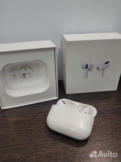 Беспроводные наушники apple airpods pro левый