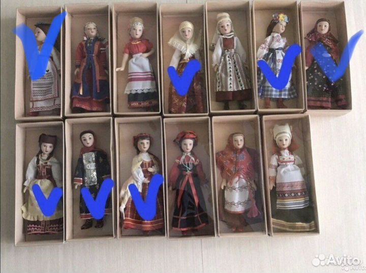 Кукла фарфоровая