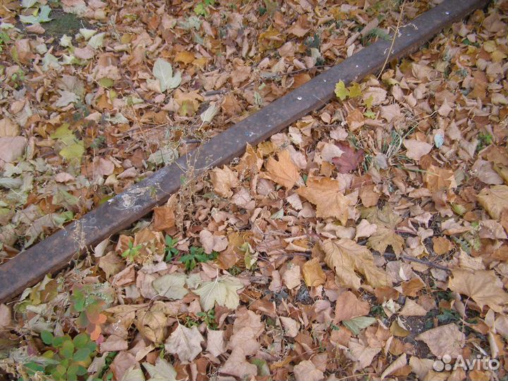 Рельсы ж/д, труба под столбы