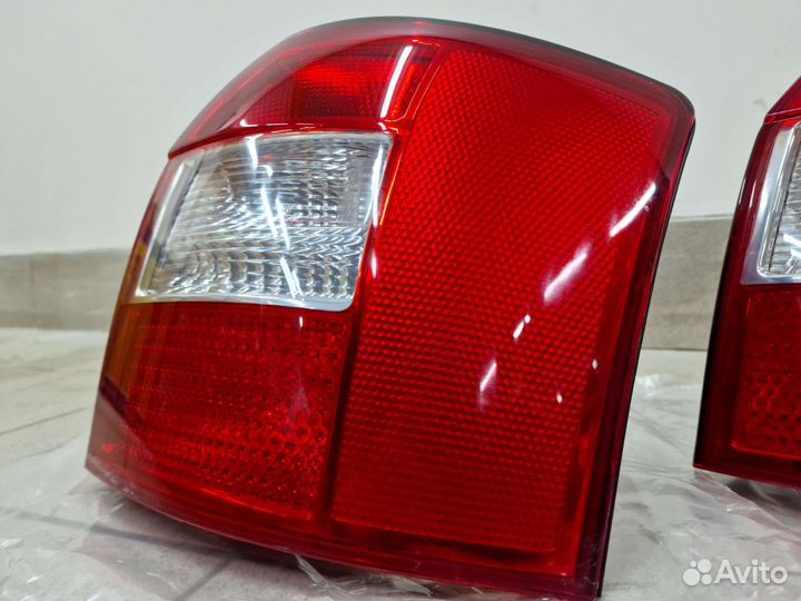 Фонарь задний правый (Новый) Audi A4 B6 Avant