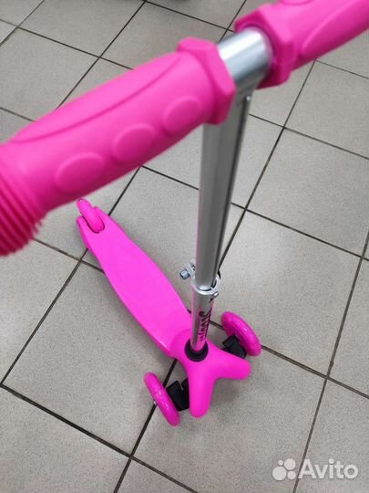 Самокат детский новый до 40кг светящиеся колёса