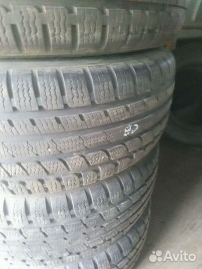 Kumho I'Zen KW27 215/55 R17 98V