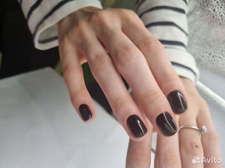 Маникюр с покрытием гель-лаком