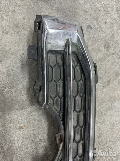 Решетка бампера правая Chevrolet Captiva C100