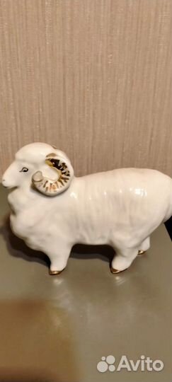 Чайники и статуэтки с дефектами