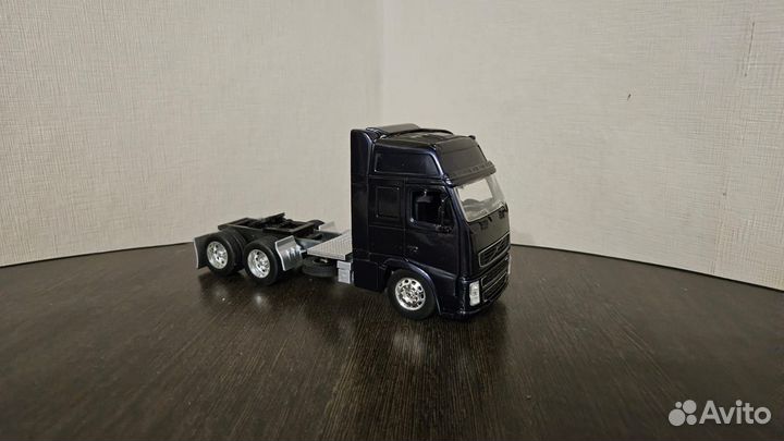 Тягач Volvo